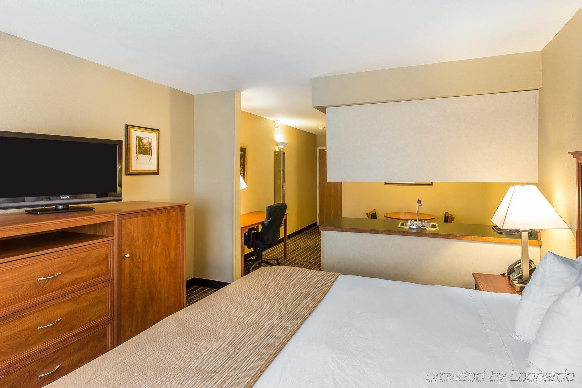 Quality Inn & Suites On The River Гленвуд Спрингс Экстерьер фото